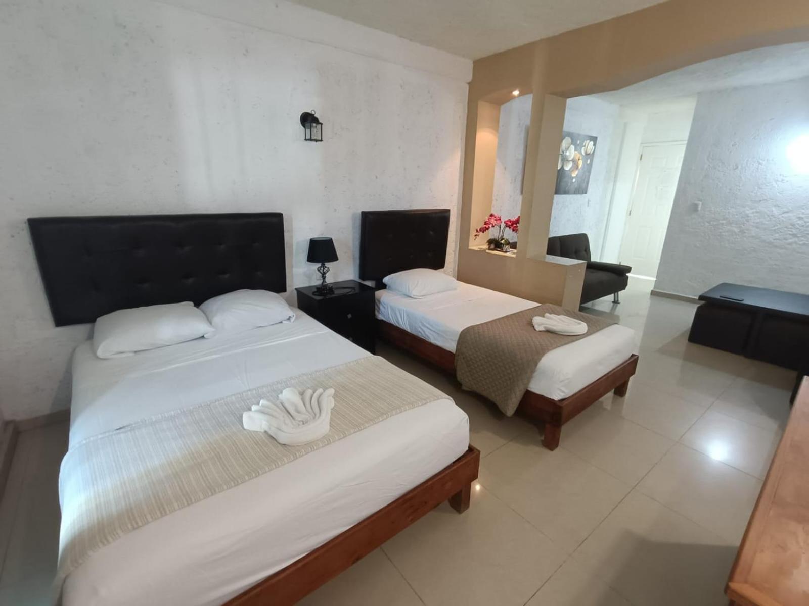 Dos Mundos, Isla Hotel